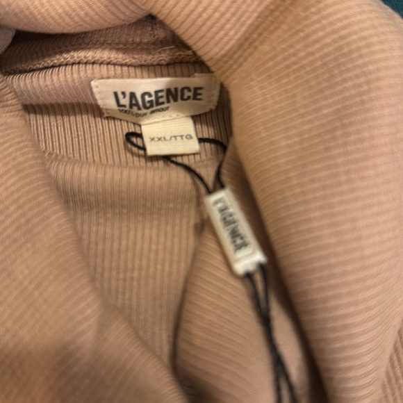 L'AGENCE  Turtleneck Sweater very soft 
Great for spring and fall. - Picture 5 of 9